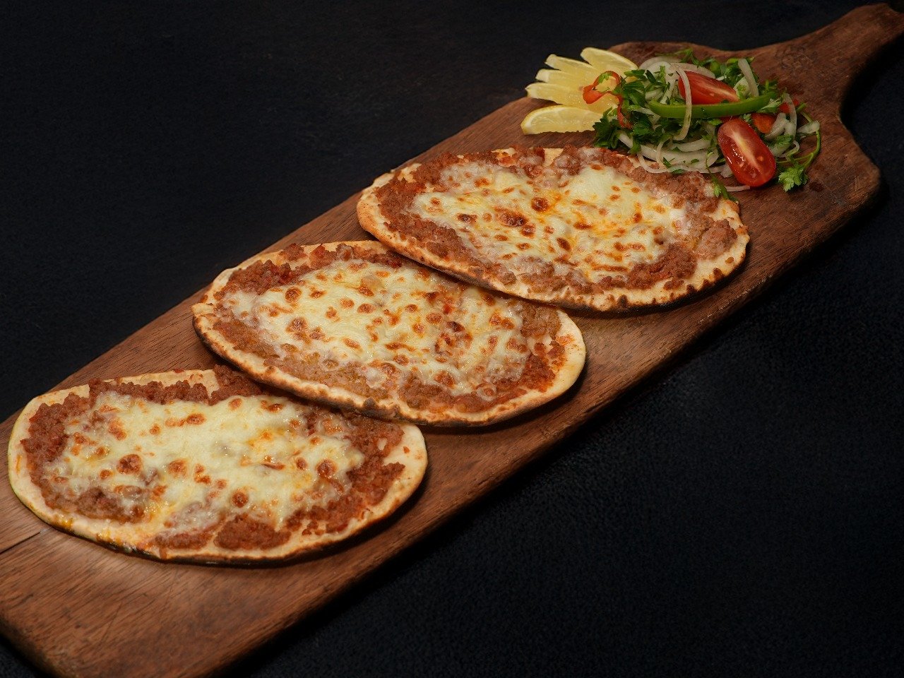 صفيحة لحم بالجبن